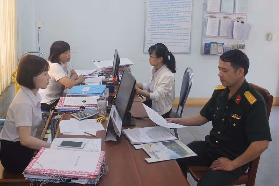 Hiện ngành Thuế đã sẵn sàng tiếp nhận giấy đề nghị gia hạn thời gian nộp thuế và tiền thuê đất của người dân, doanh nghiệp. Ảnh: Sơn Ca