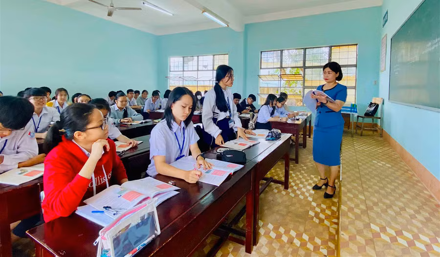 Một tiết học tiếng Anh tại Trường THCS Nguyễn Du (phường Ia Kring, TP. Pleiku). Ảnh: Mộc Trà