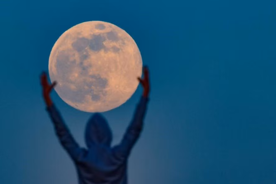 Siêu trăng năm 2020. Ảnh: AFP/Getty Images