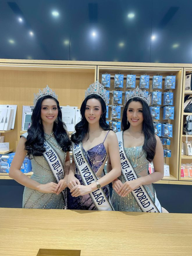 Phongsavanh Souphavady (giữa) đảm nhiệm vai trò hoa hậu được đúng 3 ngày trước khi trả lại vương miện. Á hậu 1 Phonvilai Luanglath (phải) nhiều khả năng sẽ kế thừa danh hiệu này. ẢNH: FACEBOOK NV
