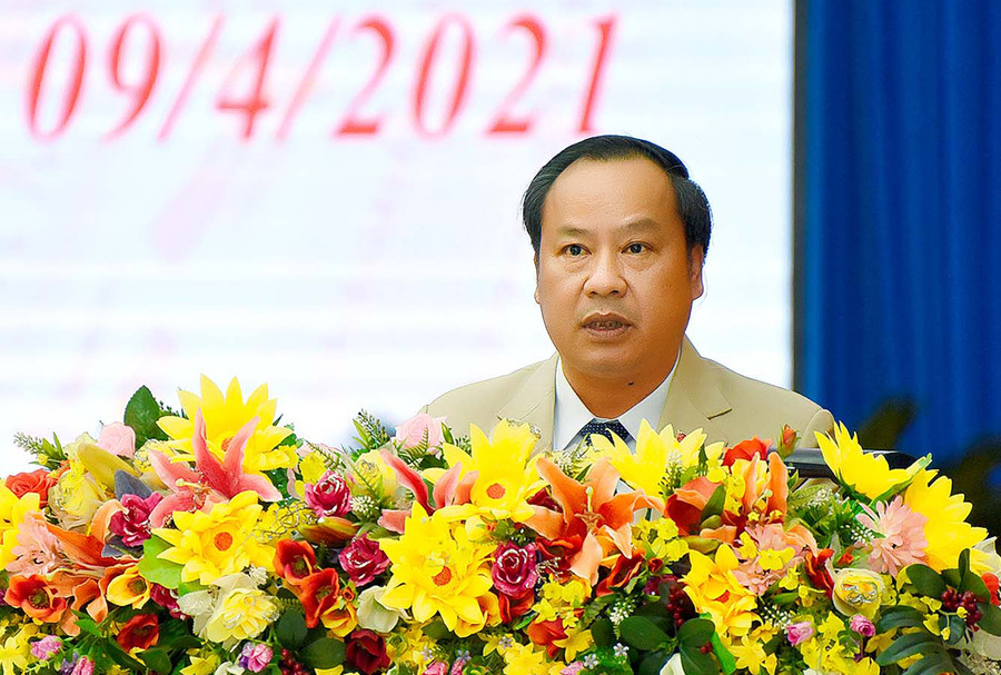 Chủ tịch HĐND tỉnh Châu Ngọc Tuấn phát biểu bế mạc kỳ họp. Ảnh: Đức Thụy