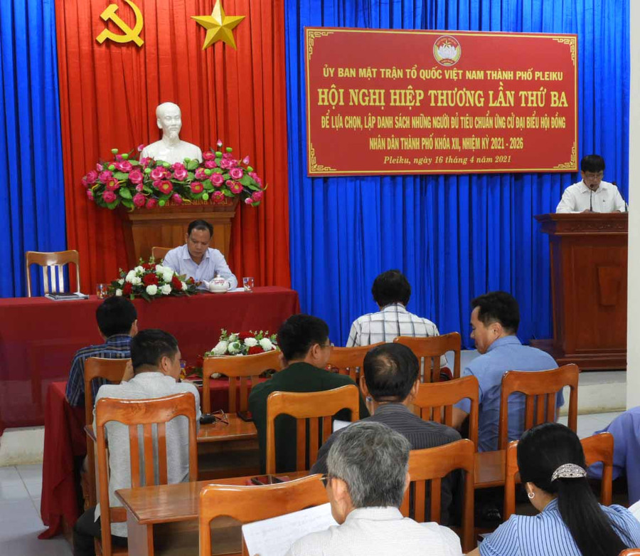 Quang cảnh hội nghị hiệp thương lần thứ ba của TP.Pleiku