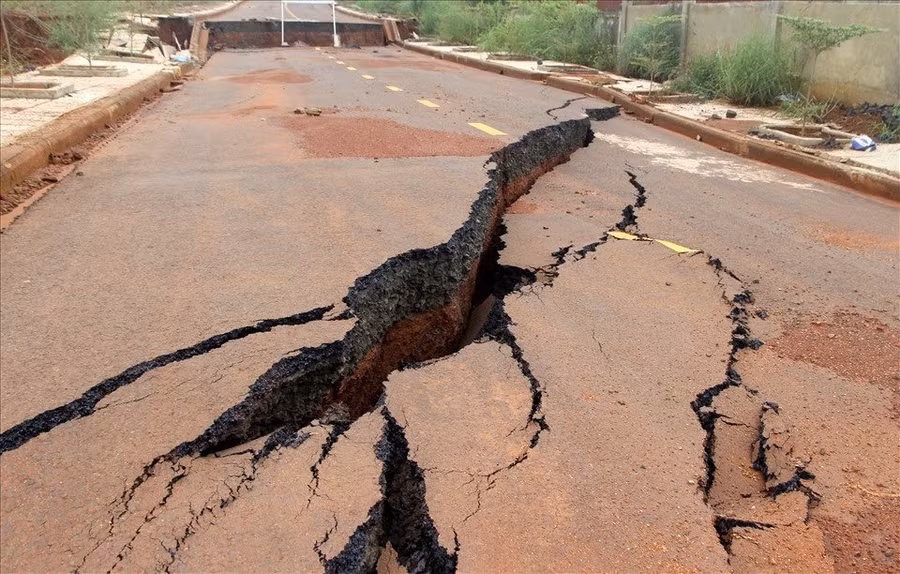 Cơ sở hạ tầng bên trong và bên ngoài Khu công nghiệp Nhân cơ bị sụt lún nghiêm trọng