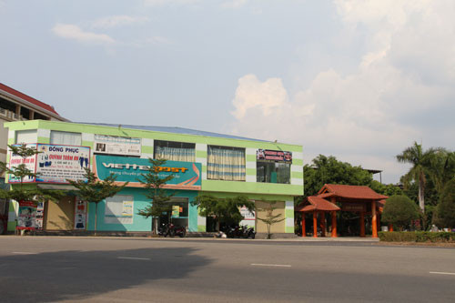 Công viên Đắk Hà hiện vẫn đang được mở quán cà phê, cho bên thứ 3 thuê để hưởng chênh lệch