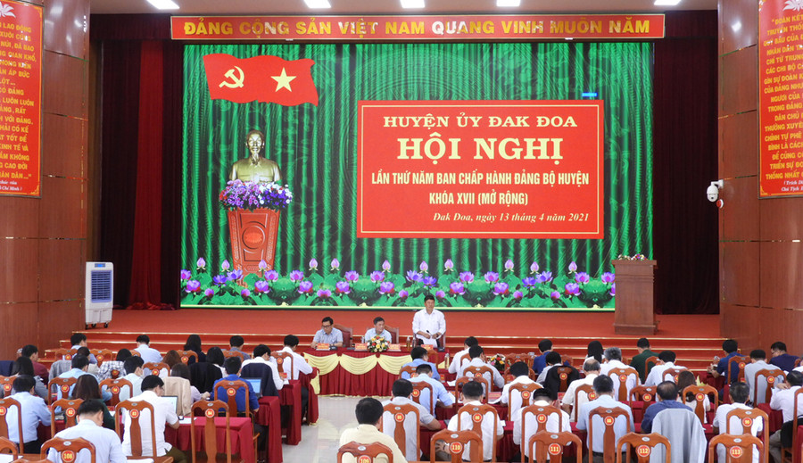 Quang cảnh hội nghị Ban Chấp hành Đảng bộ huyện Đak Đoa. Ảnh: Thanh Nhật Quang cảnh hội nghị Ban Chấp hành Đảng bộ huyện Đak Đoa. Ảnh: Thanh Nhật