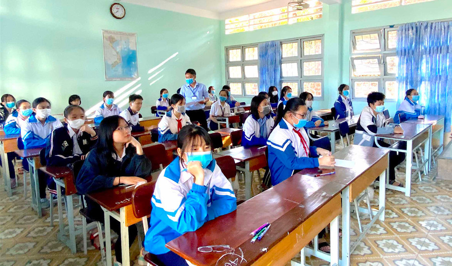 1- Các thí sinh tham gia Kỳ thi chọn học sinh giỏi lớp 9 cấp tỉnh năm học 2020-2021. Ảnh: Mộc Trà.