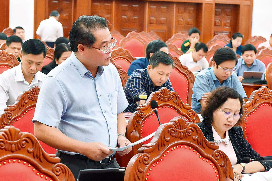 Giám đốc Sở Kế hoạch và Đầu tư Hồ Phước Thành phát biểu tại hội nghị. Ảnh: Đức Thụy Giám đốc Sở Kế hoạch-Đầu tư Hồ Phước Thành phát biểu tại hội nghị. Ảnh: Đức Thụy