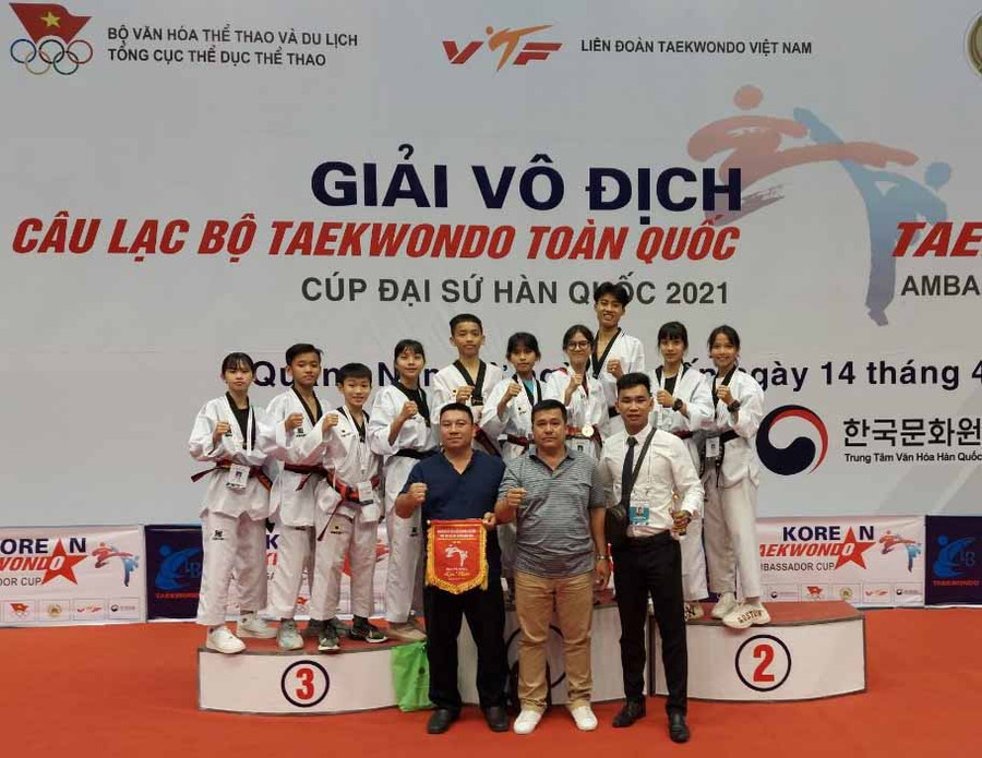 4. Các VĐV đội tuyển Taekwondo tỉnh giành nhiều chư cao tại Giải Vô địch các câu lạc bộ Taekwondo toàn quốc ở tỉnh Quảng Nam