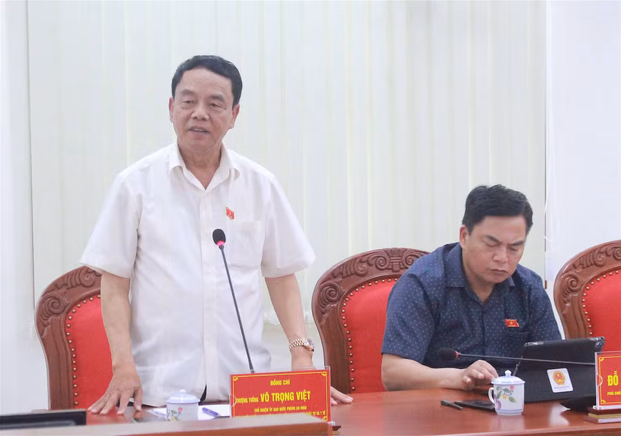 Thượng tướng Võ Trọng Việt-Chủ nhiệm Ủy ban Quốc phòng-An ninh, Phó trưởng Tiểu ban Thường trực Tiểu ban ANTT và Y tế-Hội đồng Bầu cử quốc gia đánh giá cao công tác chuẩn bị bầu cử của tỉnh Gia Lai. Ảnh: Hồng Thi