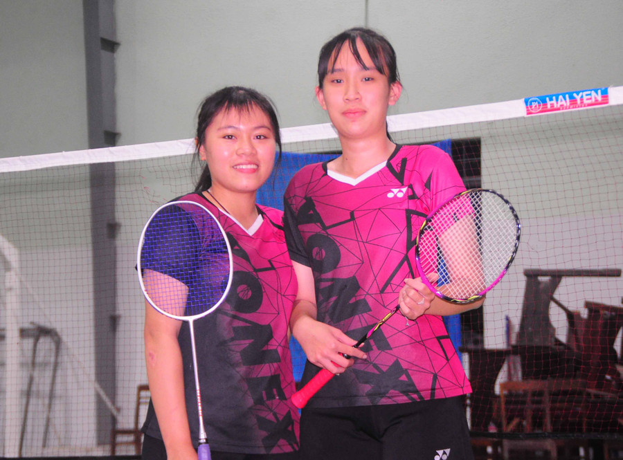 2. Trương Mỹ Duyên (bìa tría) tích cực tập luyện để thi đấu tại hội khỏe lần này. Ảnh; T.D