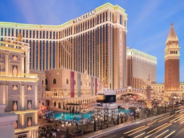  Khách sạn The Venetian - một trong những dự án khủng đẳng cấp của nhà tài phiệt Mỹ.