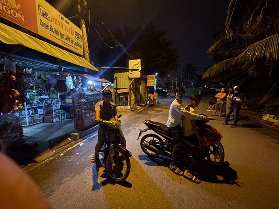 Hai đối tượng thực nghiệm lại hiện trường Hai đối tượng thực nghiệm lại hiện trường