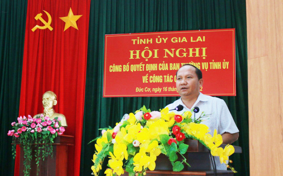 Phó Bí Thư Tỉnh ủy Rah Lan Chung phát biểu tại lễ trao quyết định. Ảnh: Vĩnh Hoàng Phó Bí Thư Tỉnh ủy Rah Lan Chung phát biểu tại buổi trao quyết định. Ảnh: Vĩnh Hoàng