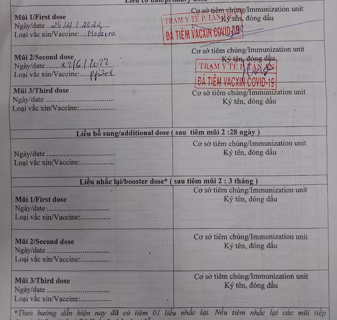 Giấy xác nhận đã tiêm vắc-xin Covid-19 của cháu N.T.D. ghi tiêm 2 loại vắc-xin.