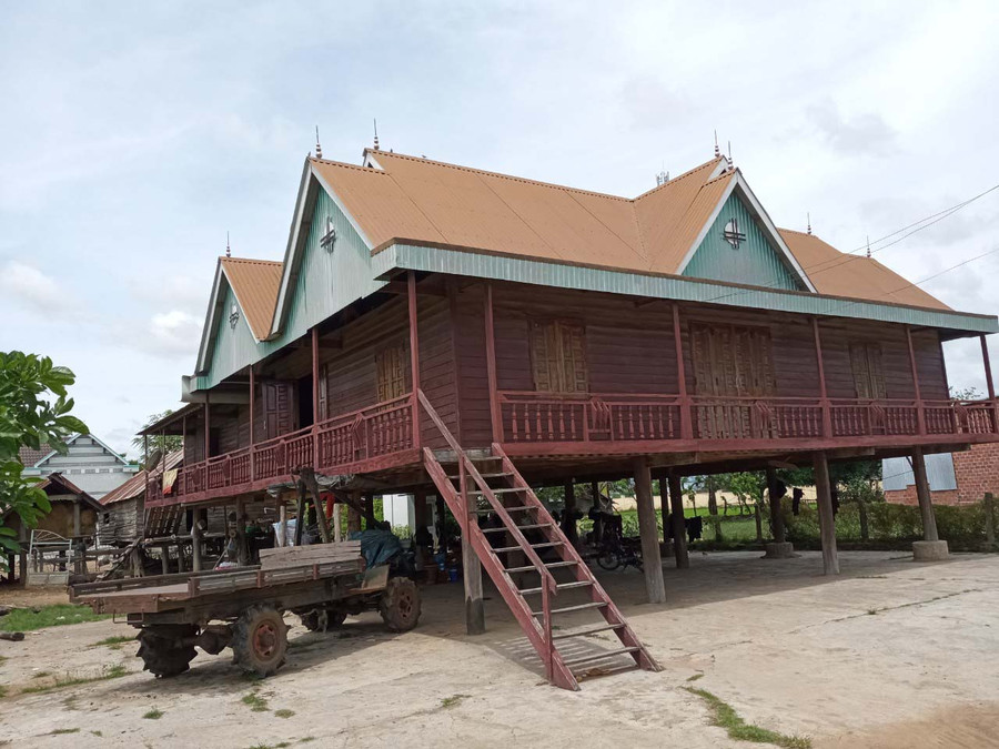 Những ngôi nhà sàn mang dáng dấp kiến trúc hiện đại xuất hiện ngày càng nhiều ở Ia Yeng. Ảnh: Thiên Di Những ngôi nhà sàn mang dáng dấp kiến trúc hiện đại xuất hiện ngày càng nhiều ở Ia Yeng. Ảnh: Thiên Di
