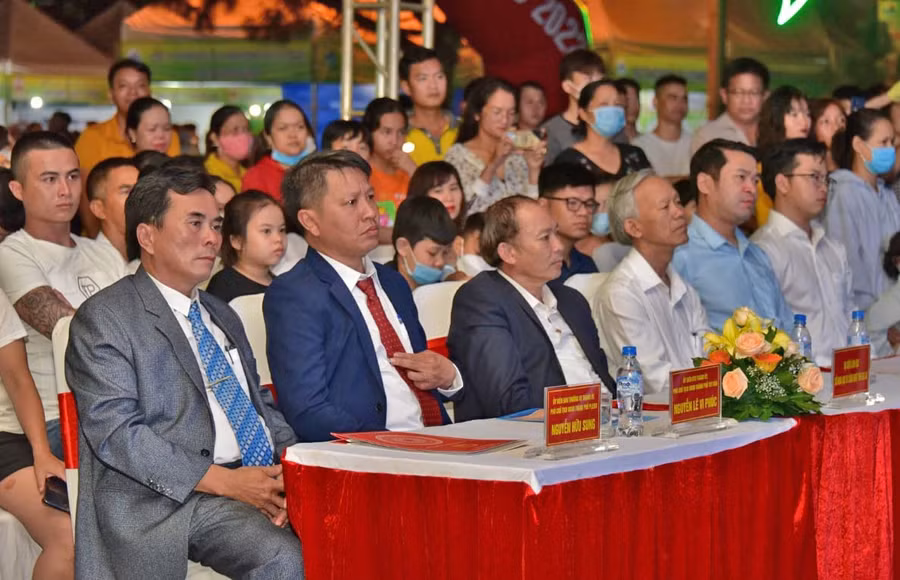 Các đại biểu dự lễ bế mạc. Ảnh: Đức Thụy