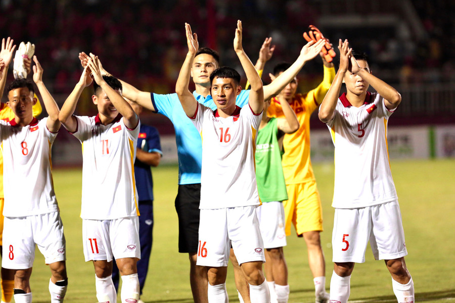 Tuyển Việt Nam được cộng thêm 3,46 điểm nhờ thắng tuyển Afghanistan. Ảnh: Khả Hòa