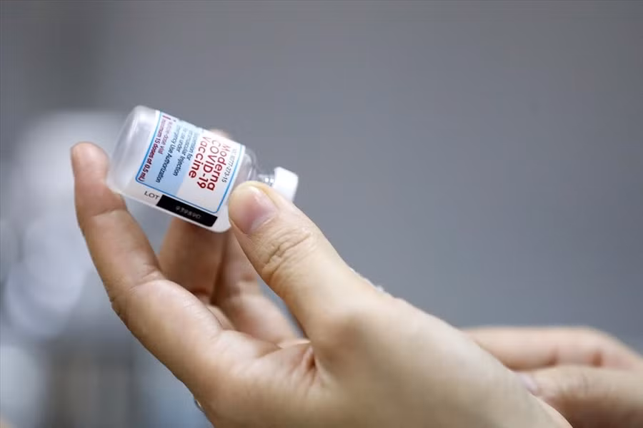 Tiêm vaccine COVID-19 cho người dân. Ảnh: Hải Nguyễn
