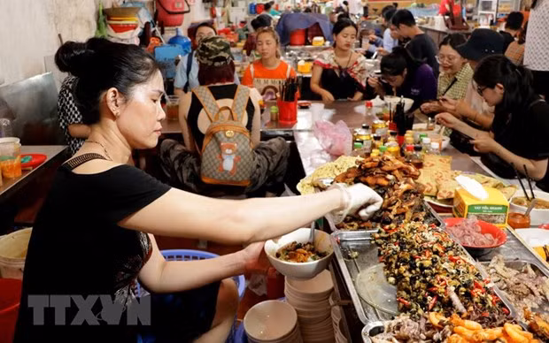 Bánh đa cua, một món ngon phải thưởng thức khi đến với Hải Phòng. Ảnh: Minh Thu/TTXVN