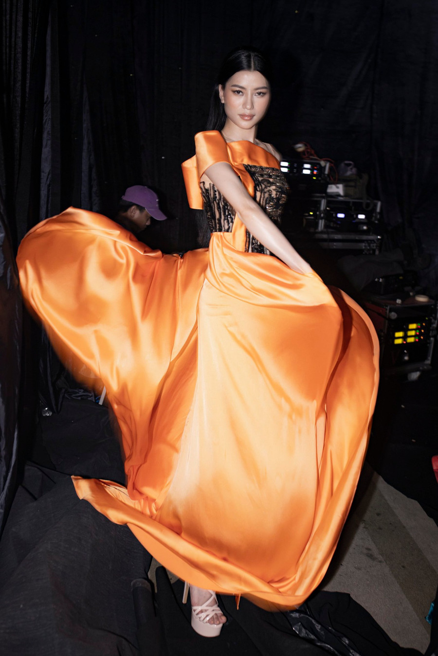  Nói về sự thay đổi bản thân qua các tập phát sóng của chương trình thực tế Tôi là Hoa hậu Hoàn vũ Việt Nam, Hoàng Thị Nhung kể trước đây, cô tự cao về bản thân. Song khi bước chân vào cuộc thi, cô nhận ra mình còn yếu kém ở nhiều mặt với các thí sinh khác. Người đẹp quê Hà Nội đang cố gắng học hỏi để hoàn thiện mình.