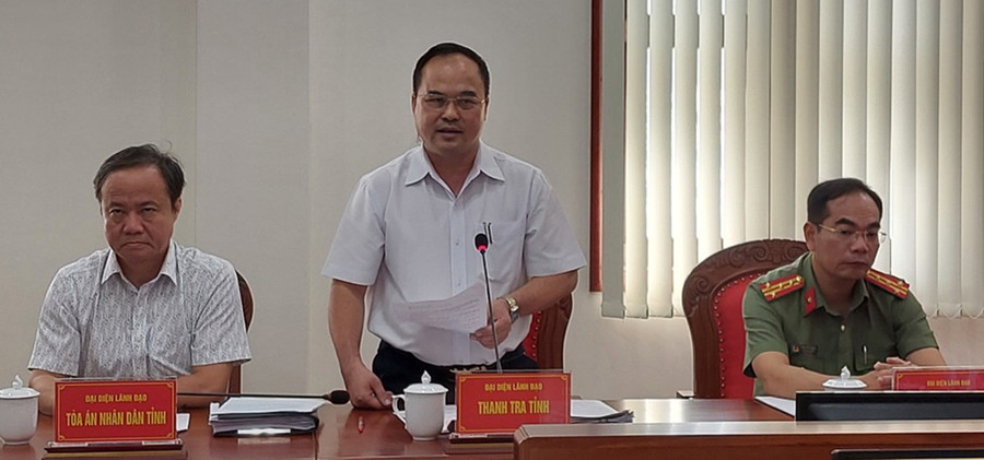 Đại diện lãnh đạo Thanh tra tỉnh phát biểu tại hội nghị. Ảnh: Vĩnh Hoàng Lãnh đạo Thanh tra tỉnh phát biểu tại hội nghị.jpg