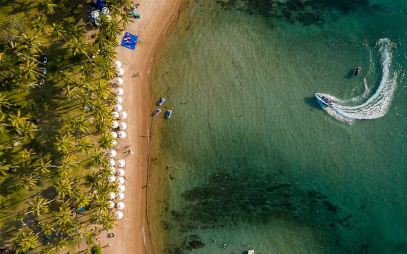 Bãi biển tại Hòn Thơm nhìn từ trên cao.