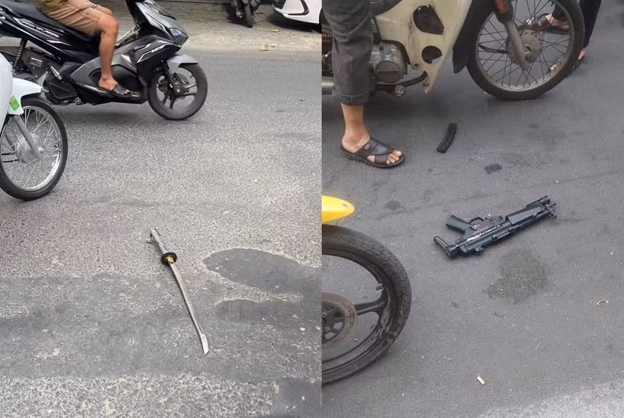 Kiếm Nhật, súng nhựa vứt lại hiện trường. Ảnh: Văn Tiến