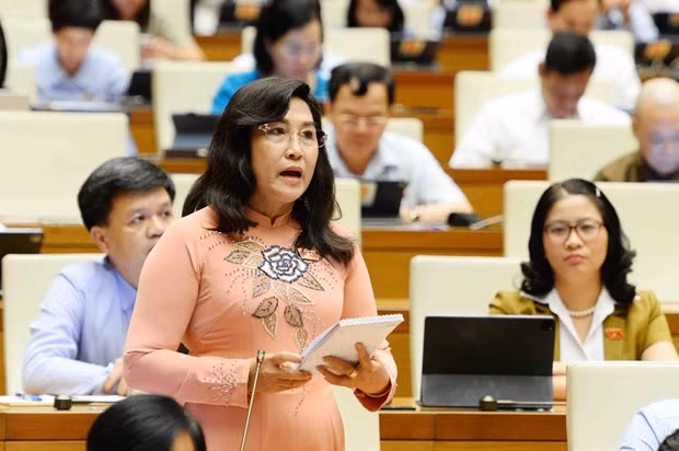 Đại biểu Quốc hội tỉnh Kiên Giang Nguyễn Thị Kim Bé phát biểu. Ảnh: Minh Đức/TTXVN