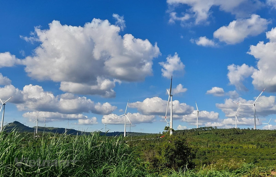 Phát triển năng lượng tái tạo theo hướng bền vững. (Ảnh: Hùng Võ/Vietnam+) Phát triển năng lượng tái tạo theo hướng bền vững. (Ảnh: Hùng Võ/Vietnam+)