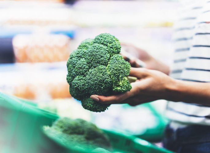 Bông cải xanh còn chứa nhiều vitamin hữu ích như vitamin C có thể giúp bạn kiểm soát các vấn đề sức khỏe khác. Ảnh: SHUTTERSTOCK