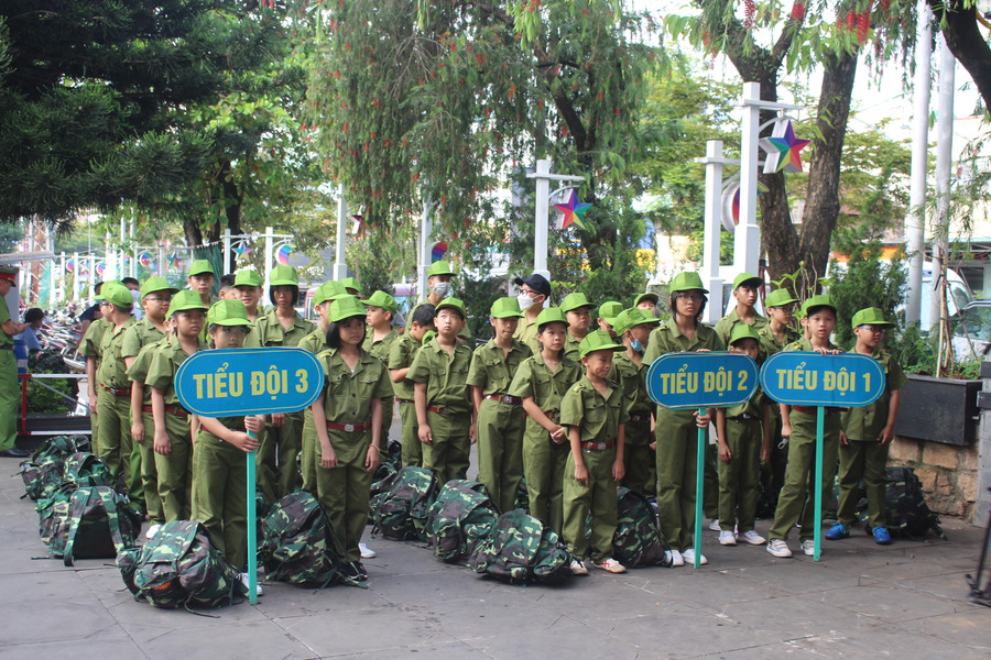 Tham gia chương trình Học làm chiến sĩ công an có 38 thiếu nhi. Ảnh: Phan Lài