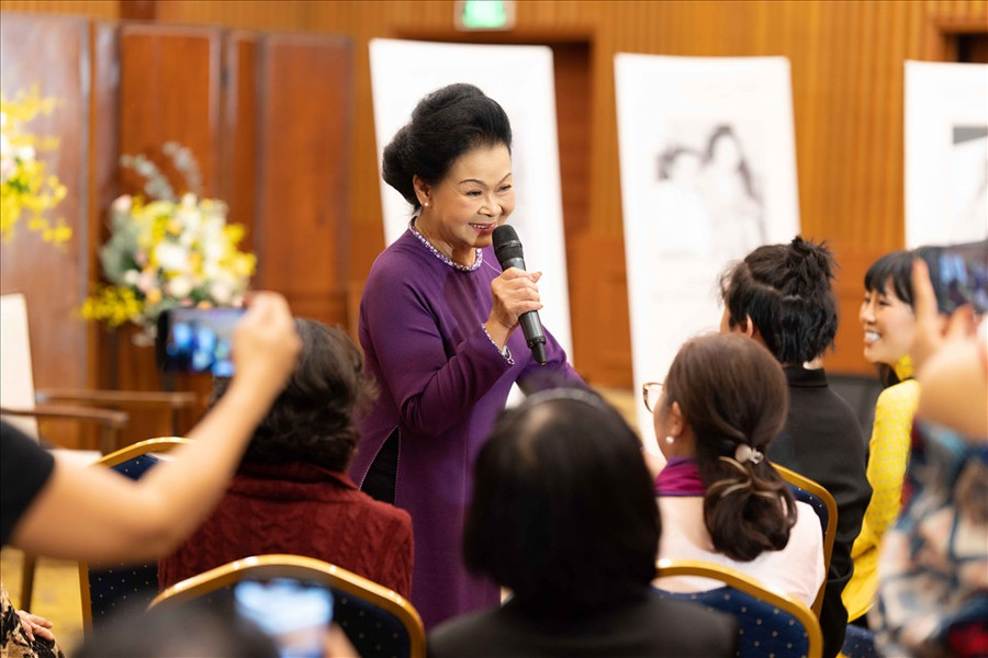 Khánh Ly nói, bà không dám nhận là "tượng đài âm nhạc". Ảnh: NSCC Khánh Ly nói, bà không dám nhận là