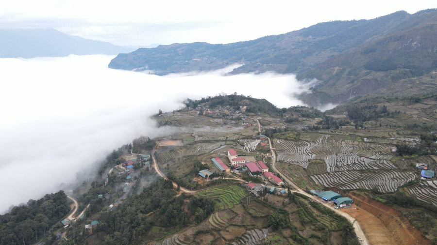 Toàn cảnh Y Tý nhìn từ trên cao.