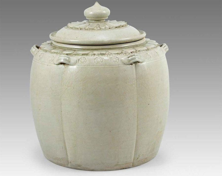 Liễn, chất liệu gốm men trắng. Niên đại thế kỷ 11 - 12, thuộc bộ sưu tập tư nhân gốm An Biên vừa được công nhận Bảo vật quốc gia. Ảnh: Bảo tàng Lịch sử quốc gia cung cấp  Liễn, chất liệu gốm men trắng. Niên đại thế kỷ 11 - 12, thuộc bộ sưu tập tư nhân gốm An Biên vừa được công nhận Bảo vật quốc gia. Ảnh: Bảo tàng Lịch sử quốc gia cung cấp