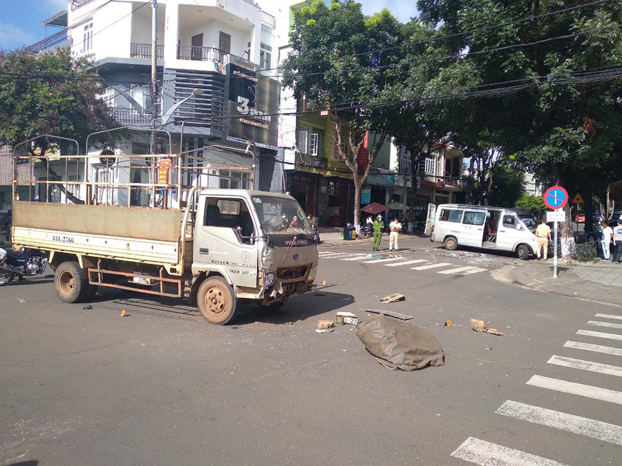 Hiện trường vụ tai nạn. Ảnh: Lê Anh