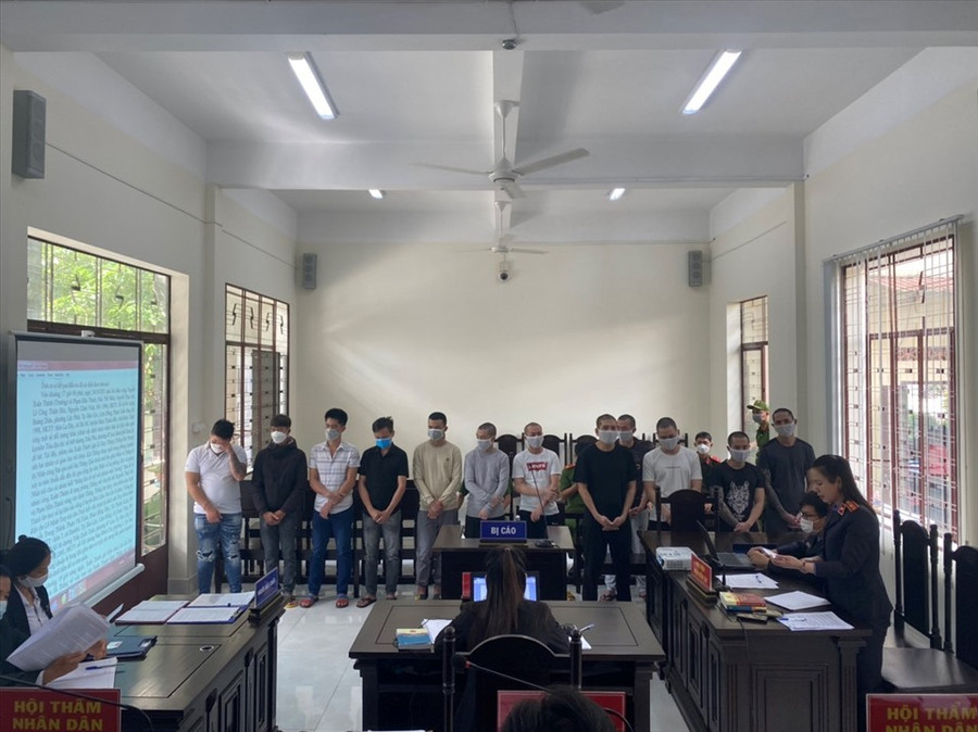 Quang cảnh phiên tòa được số hóa hồ sơ tại thành phố Bảo Lộc. Ảnh: VKS Quang cảnh phiên tòa được số hóa hồ sơ tại thành phố Bảo Lộc. Ảnh: VKS