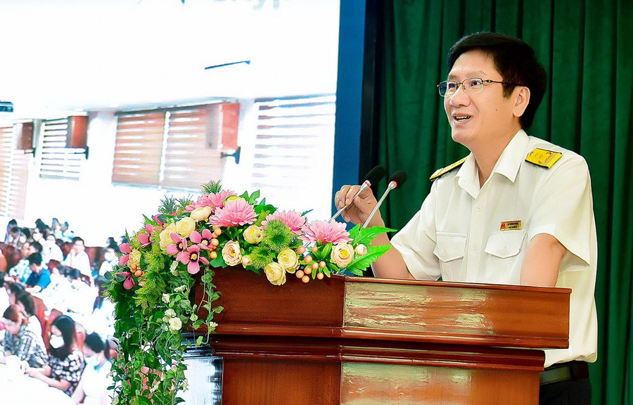 Ông Lê Minh Nhựt, Cục trưởng Cục Thuế tỉnh phát biểu tại Hội nghị đối thoại với doanh nghiệp, hợp tác xã. Ảnh: Đức Thụy