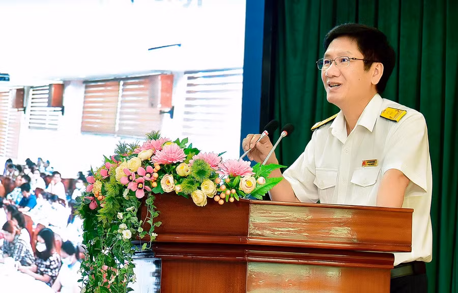 Ông Lê Minh Nhựt, Cục trưởng Cục Thuế tỉnh phát biểu tại Hội nghị đối thoại với doanh nghiệp, hợp tác xã. Ảnh: Đức Thụy