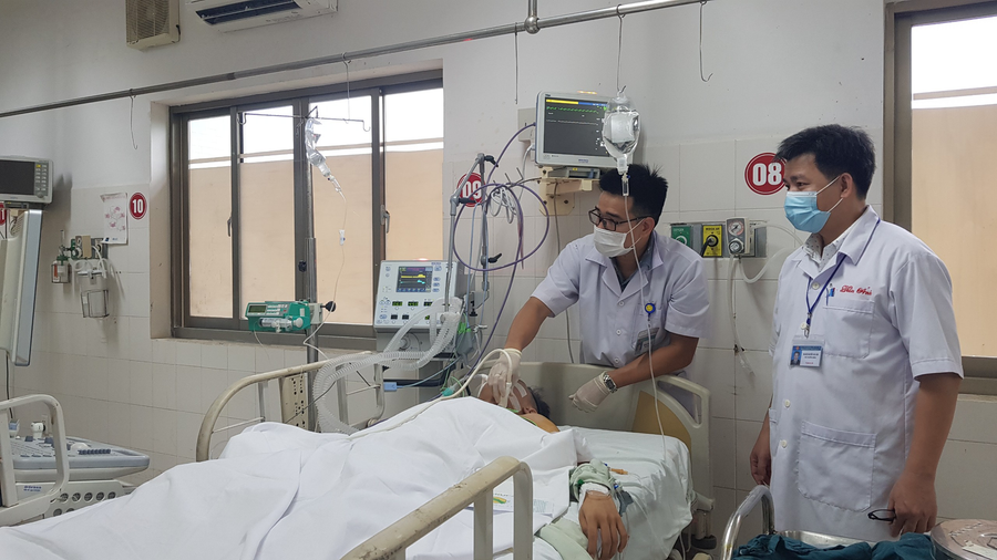 Bệnh nhân thủng tim đã được bác sĩ Bệnh viện Đa khoa tỉnh Phú Yên cứu sống. Ảnh: Đức Huy