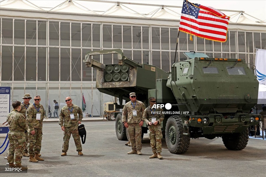 HIMARS có tầm bắn khoảng 80 km. Ảnh: AFP  HIMARS có tầm bắn khoảng 80 km. Ảnh: AFP