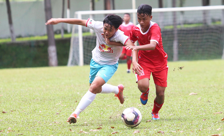 U17 HAGL (trái) đã có chiến thắng đậm đà với tỷ số 6-0. Ảnh: Văn Ngọc  U17 HAGL (trái) đã có chiến thắng đậm đà với tỷ số 6-0. Ảnh: Văn Ngọc