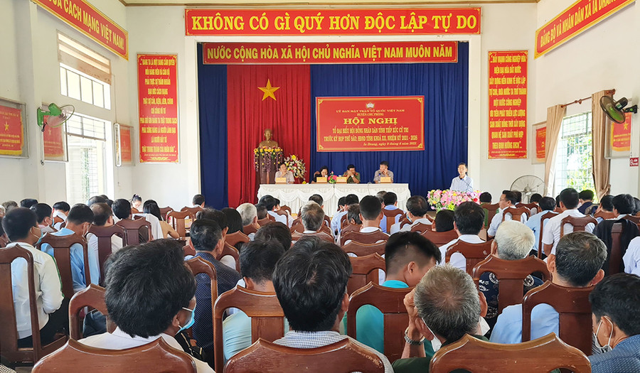 Quang cảnh buổi tiếp xúc cử tri. Ảnh: Khánh Linh