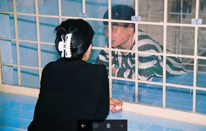 Tử tù gặp mặt gia đình.