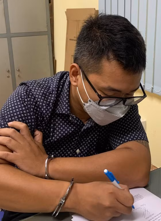 Hiếu lúc bị khởi tố, bắt giam. Ảnh: C.T