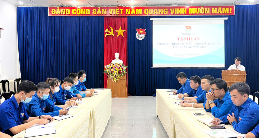 Quang cảnh buổi tập huấn chương trình Tư vấn-Tiếp sức mùa thi năm 2022. Ảnh: Phan Lài Quang cảnh buổi tập huấn chương trình Tư vấn-Tiếp sức mùa thi năm 2022. Ảnh: Phan Lài
