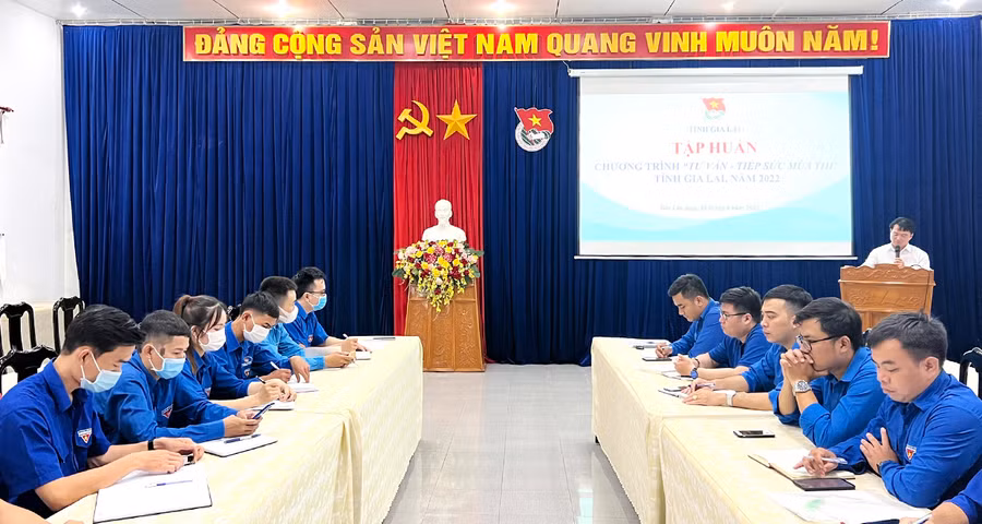 Quang cảnh buổi tập huấn chương trình Tư vấn-Tiếp sức mùa thi năm 2022. Ảnh: Phan Lài