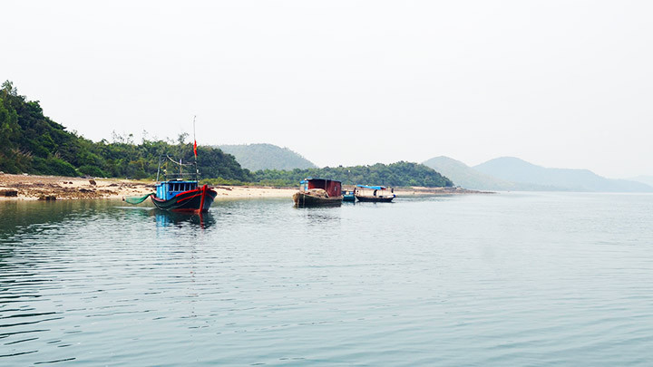 Sông Mang bến bình yên. Ảnh: PHẠM HỌC Sông Mang bến bình yên. Ảnh: PHẠM HỌC