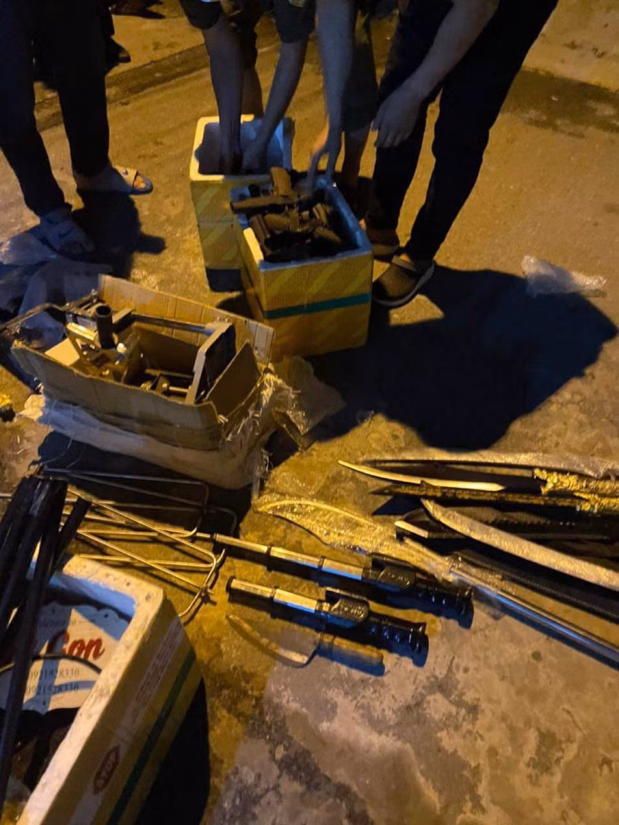 Số lượng vũ khí được công an thu giữ. Ảnh: CTV