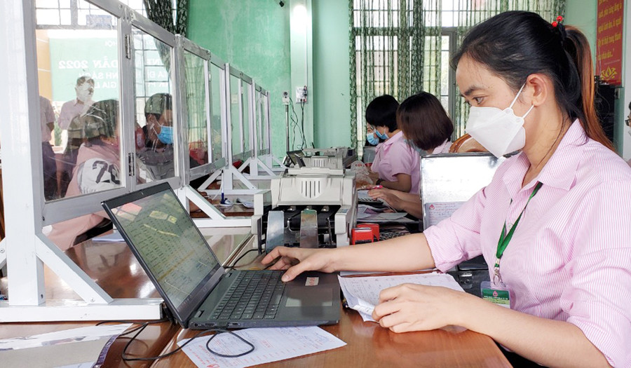 Ngân hàng CSXH tỉnh đã chuẩn bị nguồn vốn để cho vay phát triển vùng đồng bào dân tộc thiểu số và miền núi giai đoạn 1. Ảnh: Sơn Ca Ngân hàng Chính sách Xã hội đã chuẩn bị nguồn vốn để cho vay phát triển vùng đồng bào dân tộc thiểu số và miền núi giai đoạn 1 từ năm 2021 đến năm 2025. Ảnh: Sơn Ca