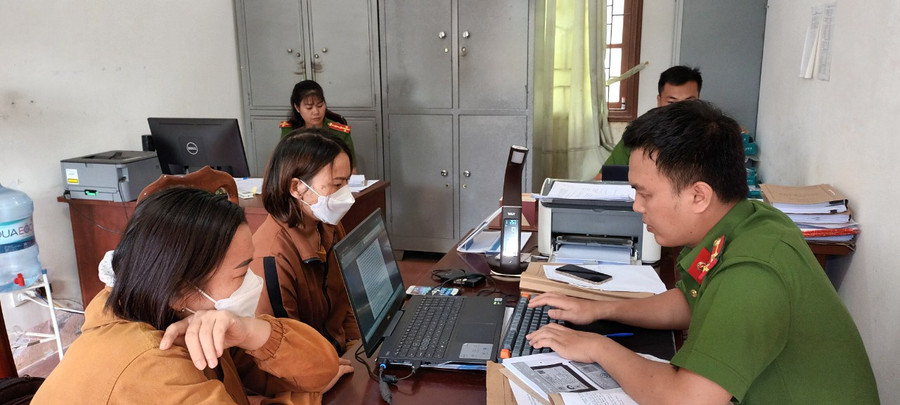 Nạn nhân đến Công an tỉnh Đắk Nông để trình báo vụ việc. Ảnh: Công an cung cấp Nạn nhân đến Công an tỉnh Đắk Nông để trình báo vụ việc. Ảnh: Công an cung cấp